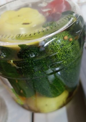 VEGYES savanyúság Uborka és almapaprika recept fotója