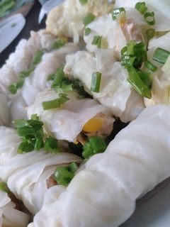 Hình của món Bắp cải cuộn thịt gà xay.