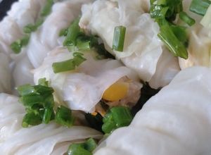 Hình của món Bắp cải cuộn thịt gà xay.