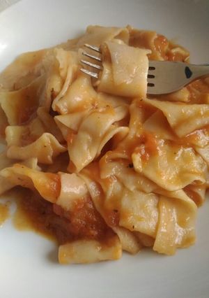 Foto di Tagliatelle di grano rimacinato,con sugo di pomodoro fresco