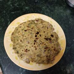A picture of Missi Roti.