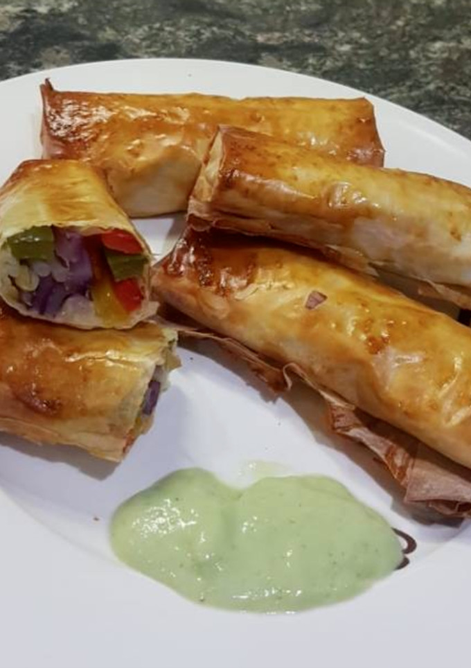 Una foto de Rollitos de masa filo al horno con verduras