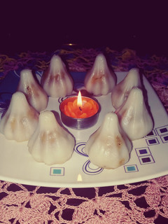 A picture of Ukadiche modak.