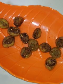 मल्टिग्रेन बाकरवडी (bakarvadi recipe in marathi) रेसिपी चे मुख्य फोटो