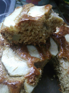 Una foto de Torta trocitos de manzana con avena y harina integral