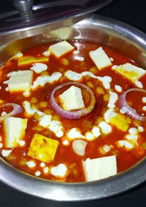 छोले पनीर (chole paneer recipe in Hindi) रेसिपी मुख्य फोटो