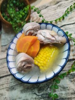 雞肉紅蘿蔔玉米湯 的食譜成品照片