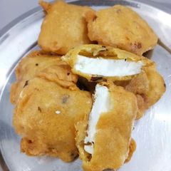 A picture of Paneer pakoda.