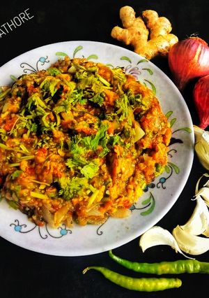 बैंगन का भरता (Baingan ka bharta recipe in Hindi) रेसिपी मुख्य फोटो