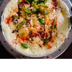 A picture of Rava Dhokla.
