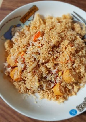 รูปของ ข้าว(กล้อง)ผัดไข่ไส้กรอกหมูหยองปูอัด [สูตรกระทะไฟฟ้า]