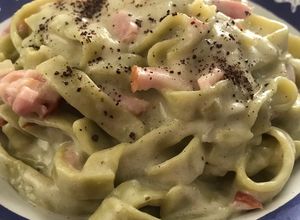Foto principal de Fettuccini de espinacas a mi carbonara. (cintas o nidos)