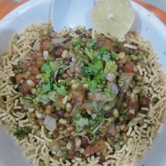 A picture of Sprout chaat.
