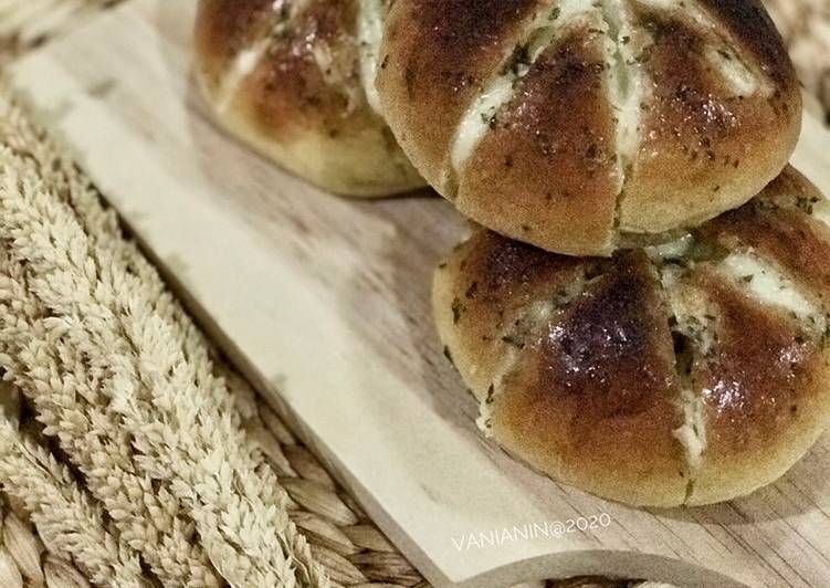 Cara Gampang Menyiapkan Korean Cream Cheese Garlic bread Anti Gagal