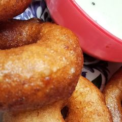 A picture of Medu vada.