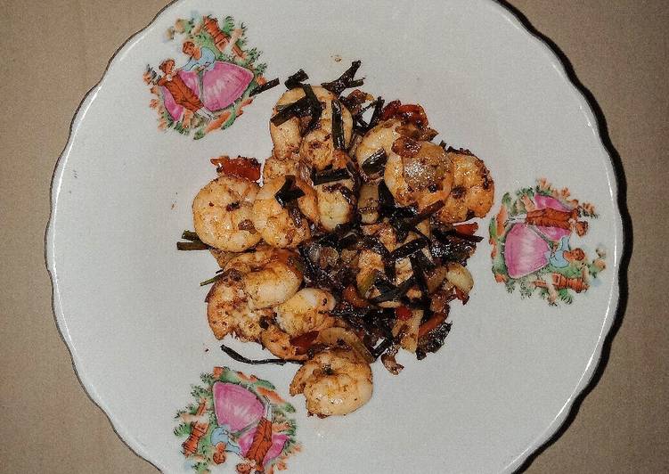 Langkah Mudah untuk Menyiapkan Udang goreng pedas gurih sedep Anti Gagal