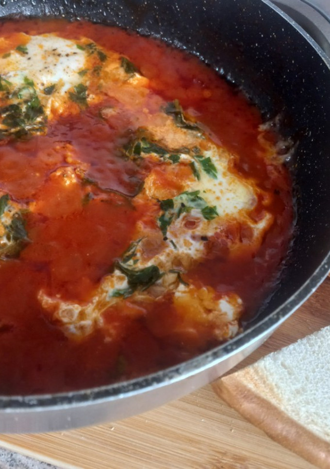 Una foto de Huevos en salsa 🍳