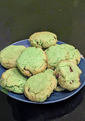 A picture of Pandan Chocolate Chip Cookies.