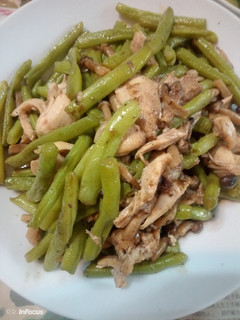 四季豆雞絲炒鴻喜菇 的食譜成品照片