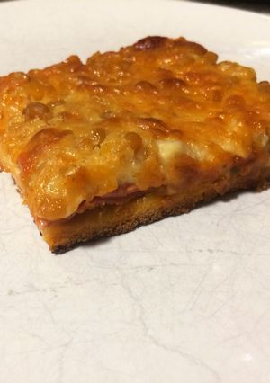 Pizza házilag, gyorsan recept fotója