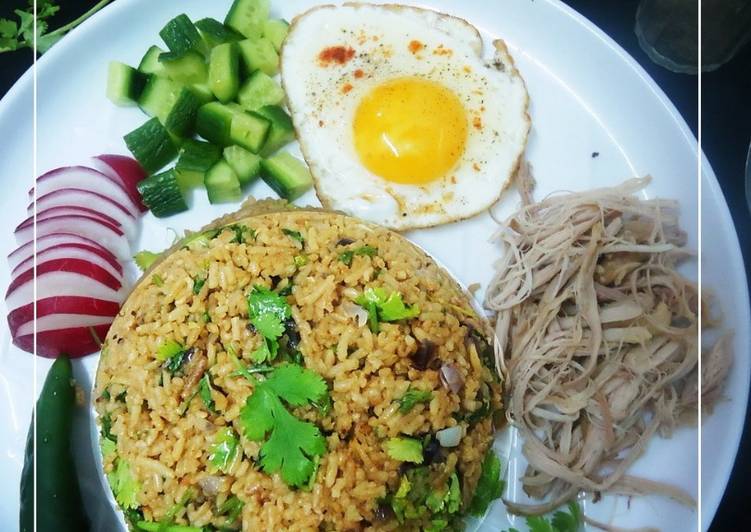 Cara Bikin Nasi Goreng Daun Ketumbar Anti Gagal