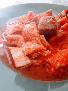 Una foto de Callos con tomate