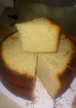 A picture of Simple Vanilla Cake.