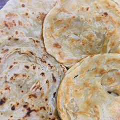 A picture of Pehni paratha.