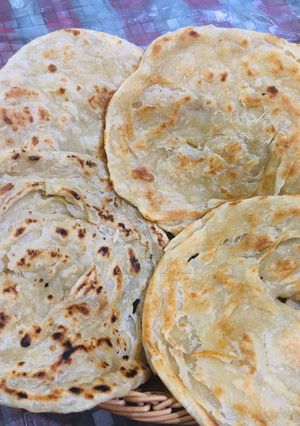 A picture of Pehni paratha.