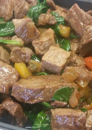 A picture of Steak & Spinach Salad.