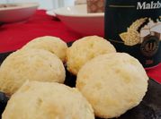 Una foto de pan de queso con harina de tapioca
