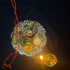 A picture of Dates n dry fruit roll.