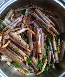 ốc móng tay xào sa tế