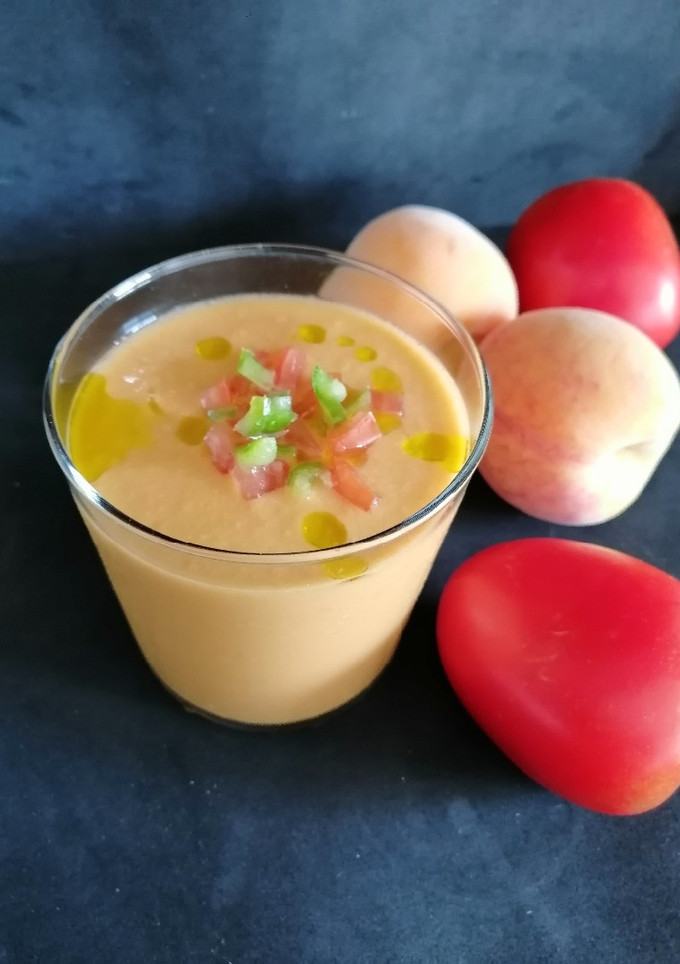 Una foto de Gazpacho de melocotón