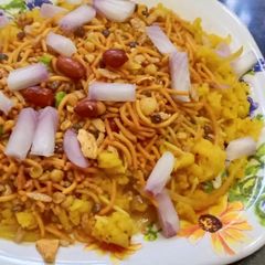 A picture of Poha with bhel twist.
