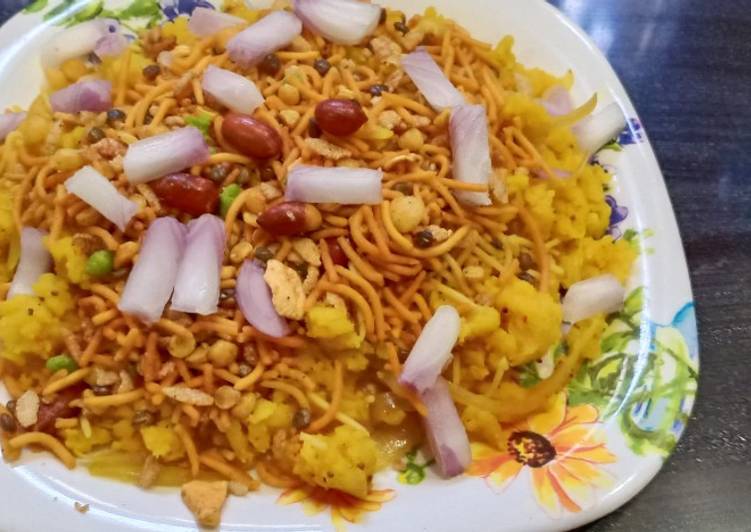 How to Prepare Perfect Poha with bhel twist