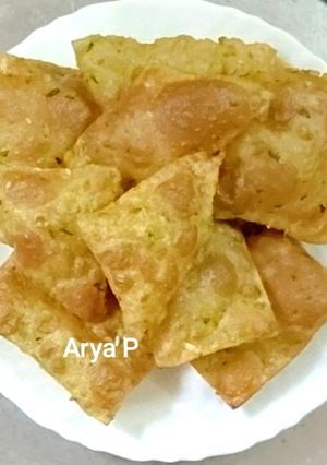 मसाला पूरी रेसिपी मुख्य फोटो