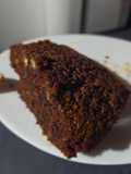 Budín de algarroba, avena, maní, coco, naranja, nueces y chocolate