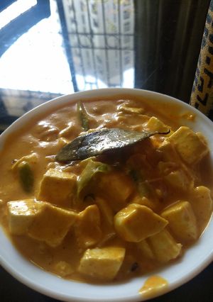A picture of Paneer in coconut gravy.