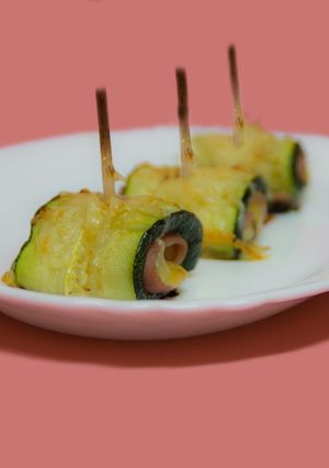 Foto principal de Rollitos mini de calabacín y jamón york y queso