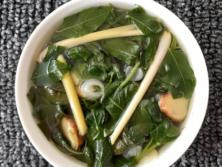 Cara Sederhana Menyiapkan Resep  Sayur bening daun katuk (menu busui #3) yang Sempurna, Sempurna