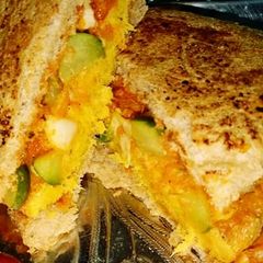 A picture of Street style Bread sandwich.