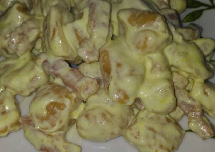 Gnocchi alla paprika con pancetta e panna