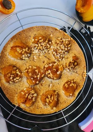 Une photo de Gâteau Abricot / Noisette 🌰 très moelleux