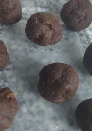 Una foto de Trufas con restos de budín/bizcochuelo (veg)😃