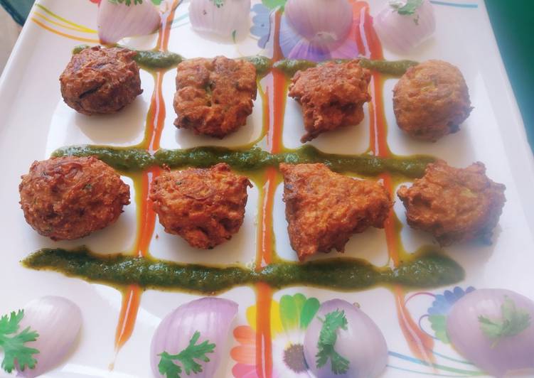 Step-by-Step Guide to Make Quick Bottle gourd and cucumber pakoda