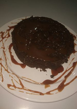 A picture of Chocolate cake with caramel.