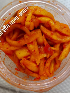 आम का हींग वाला अचार (aam ka hing wala achar recipe in Hindi) रेसिपी मुख्य फोटो