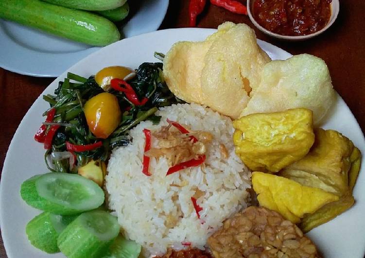 Nasi Liwet dan temannya