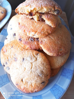 Φωτογραφία της συνταγής Cookies βουτύρου με Smarties -Σταγόνες Σοκολάτας ♥️